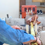 津市ゲストハウスイロンゴ フィリピン料理 イノシシの丸焼き4