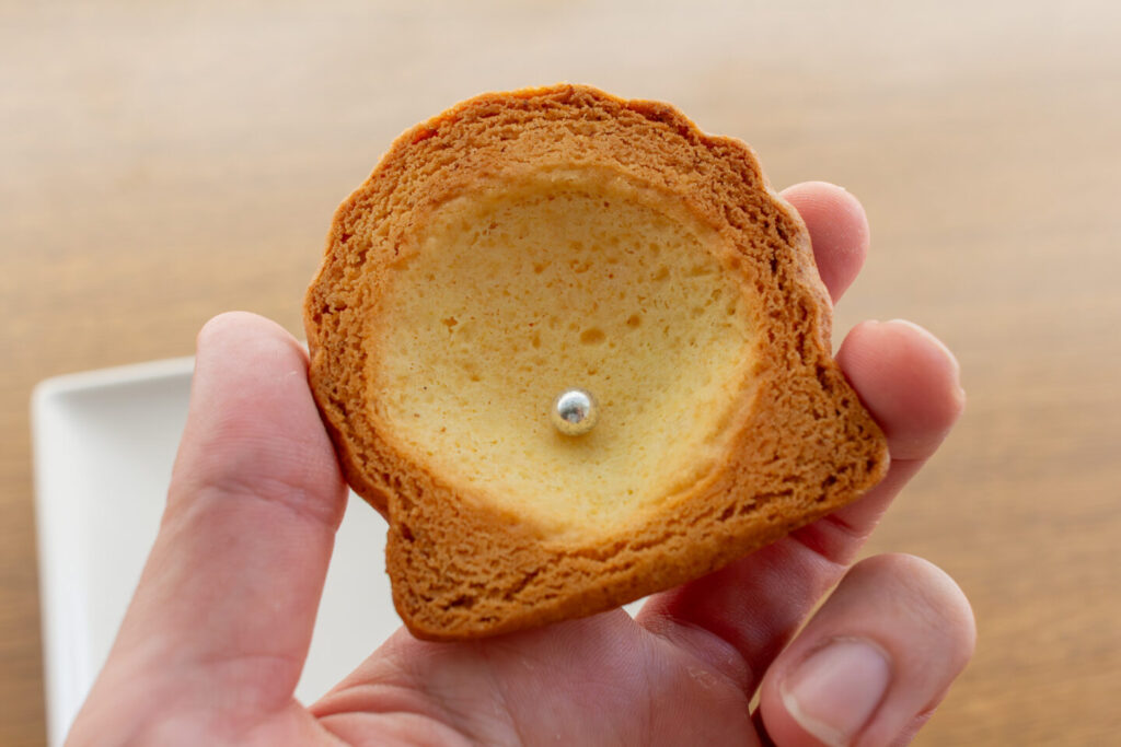 真珠貝の形を再現したボシェルのクッキー